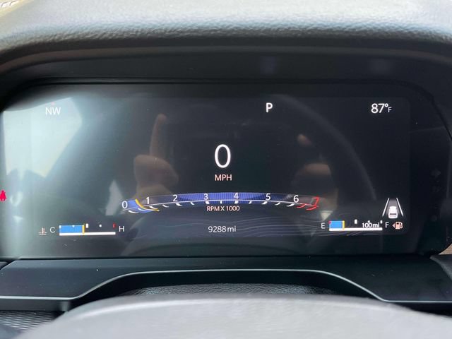 Used 2025 Jeep Grand Cherokee Altitude AWD/4WD image 39
