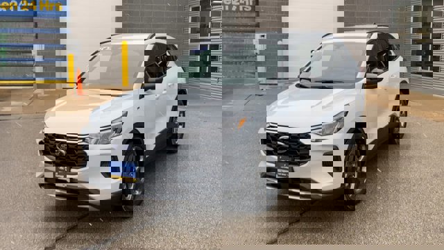 Certified 2025 Ford Escape ST-Line w/ Cold Weather Package image 5