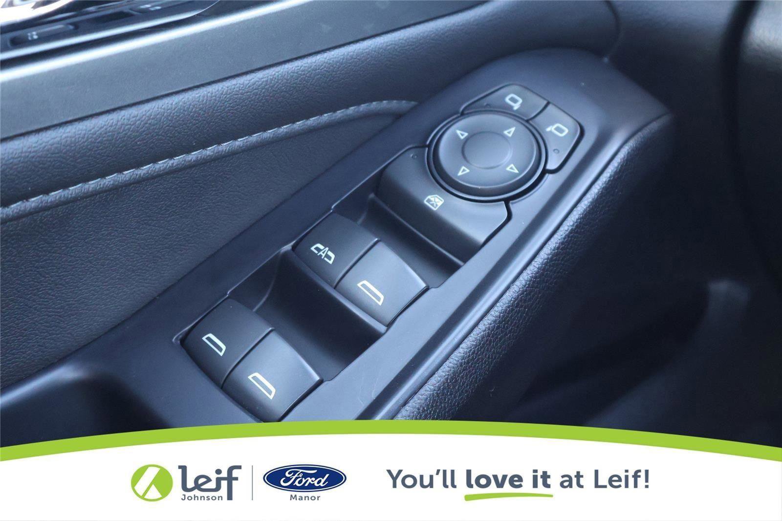 Used 2023 Chevrolet Traverse LT image 15