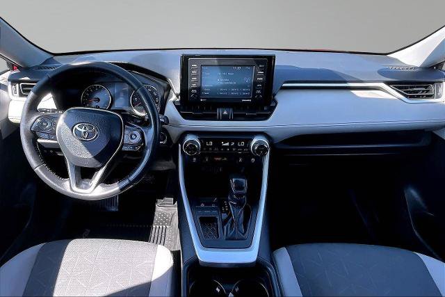 Used 2020 Toyota RAV4 XLE w/ Convenience Package FWD image 16