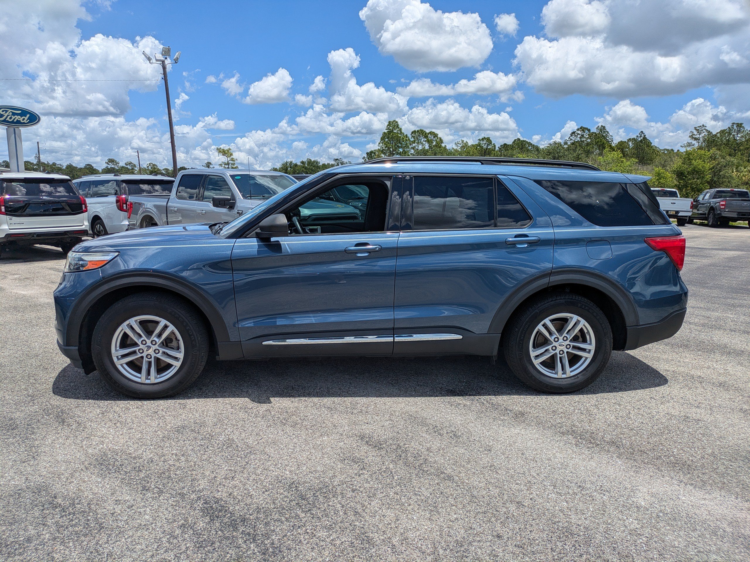 Certified 2020 Ford Explorer XLT w/ Equipment Group 202A RWD image 7