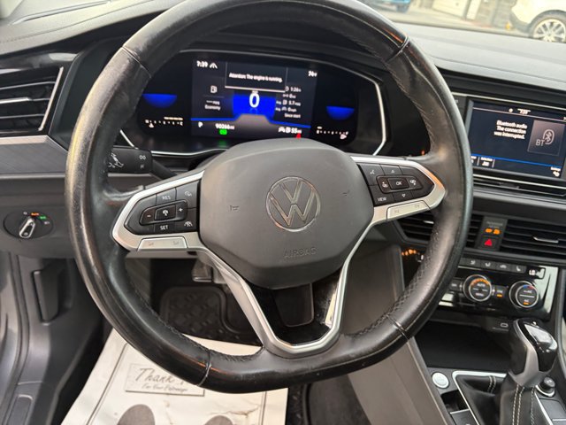 Used 2022 Volkswagen Jetta SE w/ Panoramic Sunroof Package FWD image 9