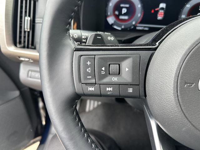 Used 2025 Nissan Pathfinder Platinum w/ Cargo Package FWD image 33