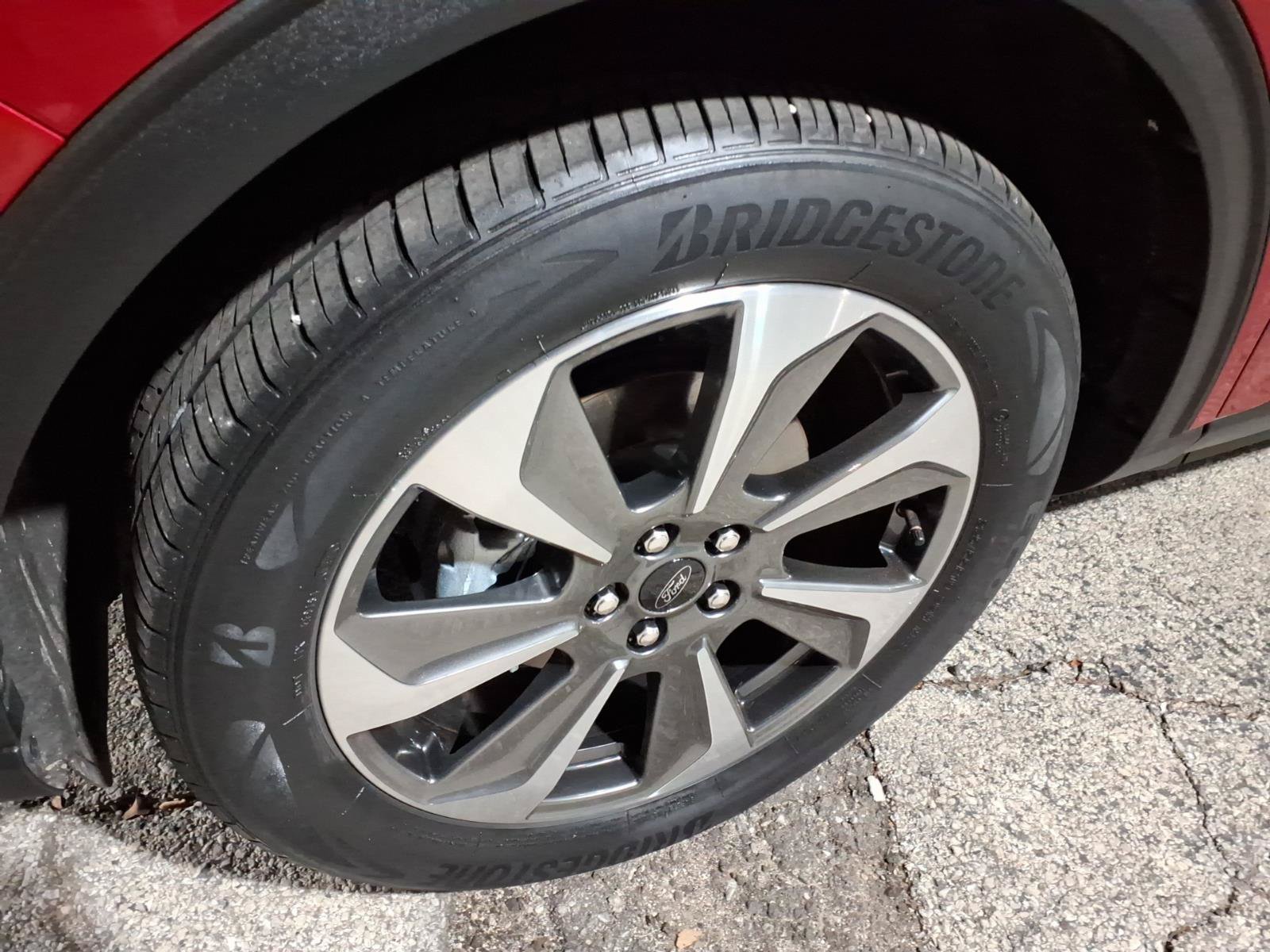Certified 2024 Ford Escape Platinum w/ Premium Technology Package AWD/4WD image 8