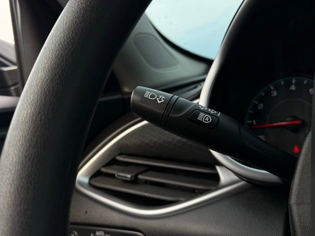 Used 2025 Chevrolet Malibu LS image 21