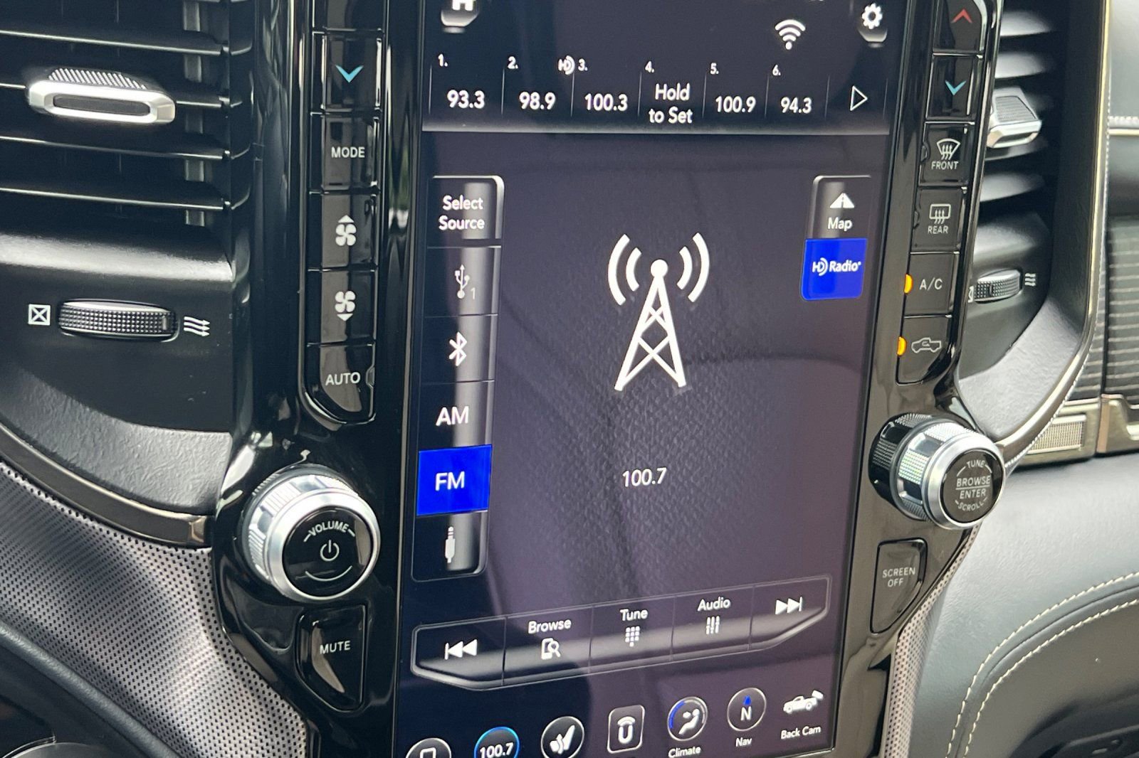 Used 2021 RAM 1500 Limited AWD/4WD image 18