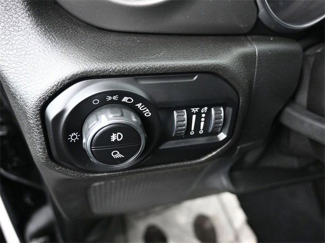 Used 2021 Jeep Gladiator Overland w/ Cold Weather Group image 19