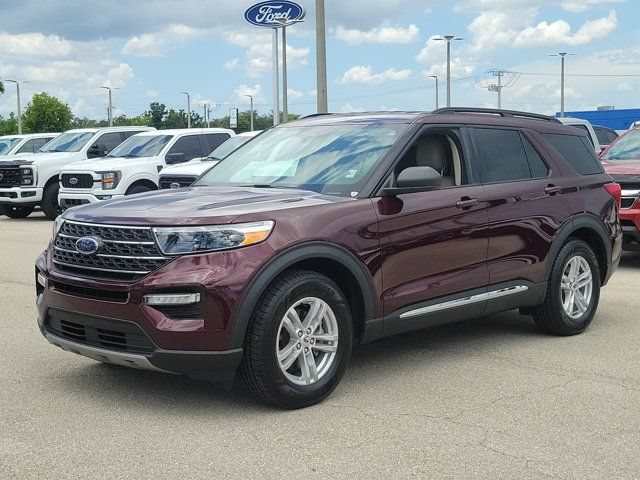 Certified 2022 Ford Explorer XLT w/ Equipment Group 202A RWD image 3