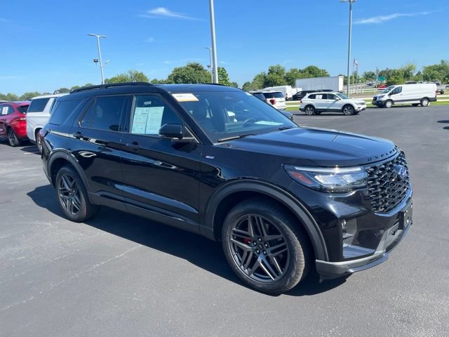 Certified 2025 Ford Explorer ST-Line w/ Premium Package AWD/4WD image 5