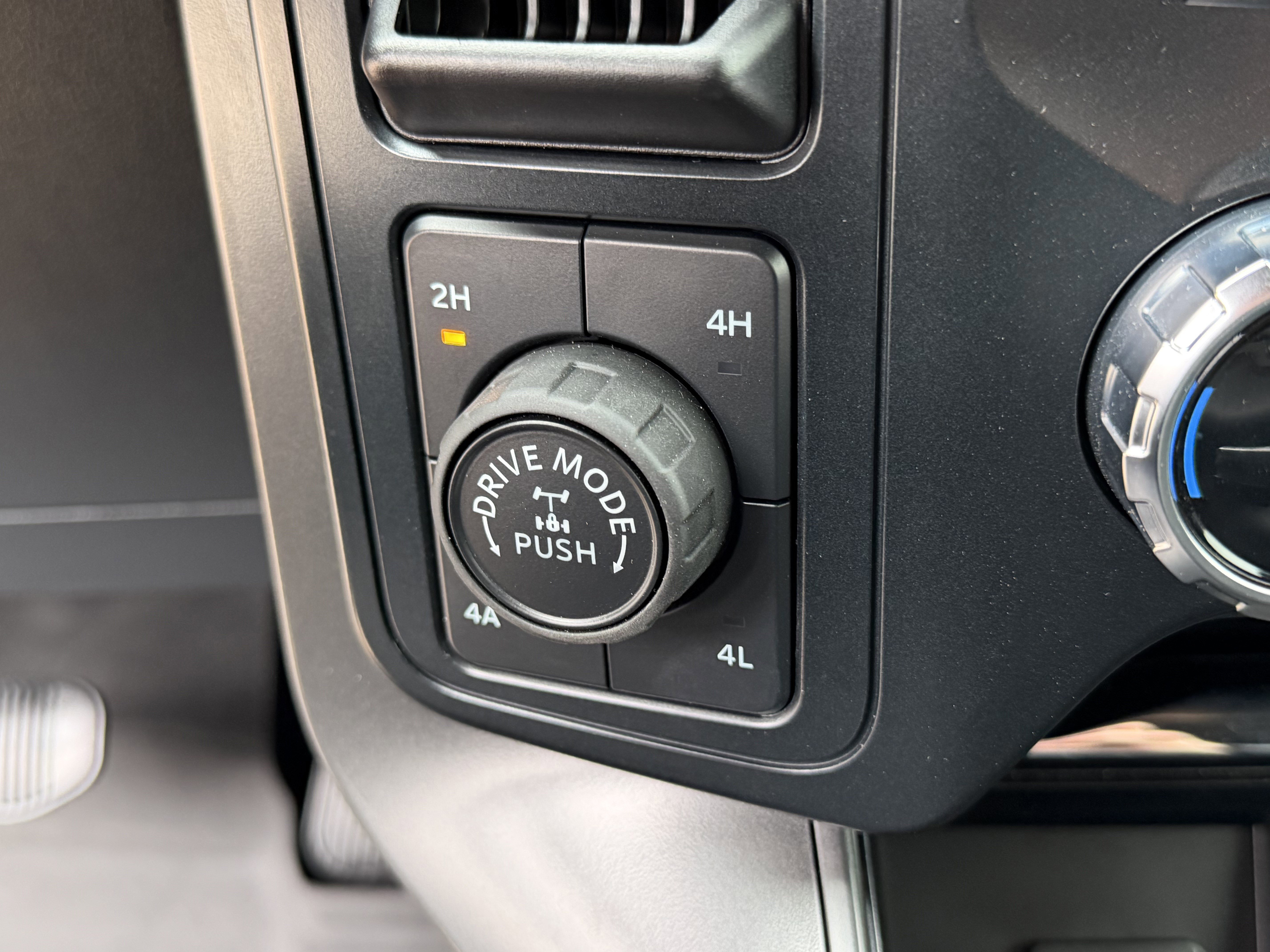 Certified 2025 Ford F150 Lariat w/ Equipment Group 502A High AWD/4WD image 28