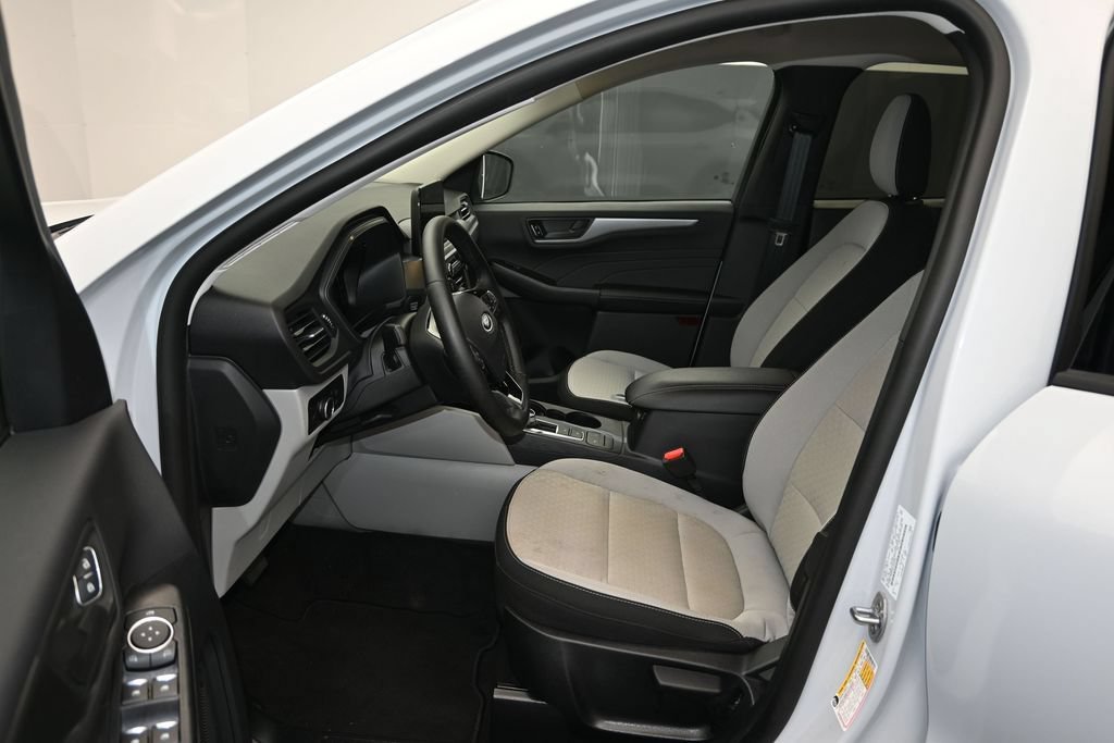 Certified 2025 Ford Escape Active w/ Cold Weather Package AWD/4WD image 13