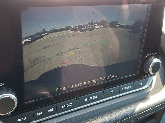 Used 2024 Nissan Rogue S FWD image 17