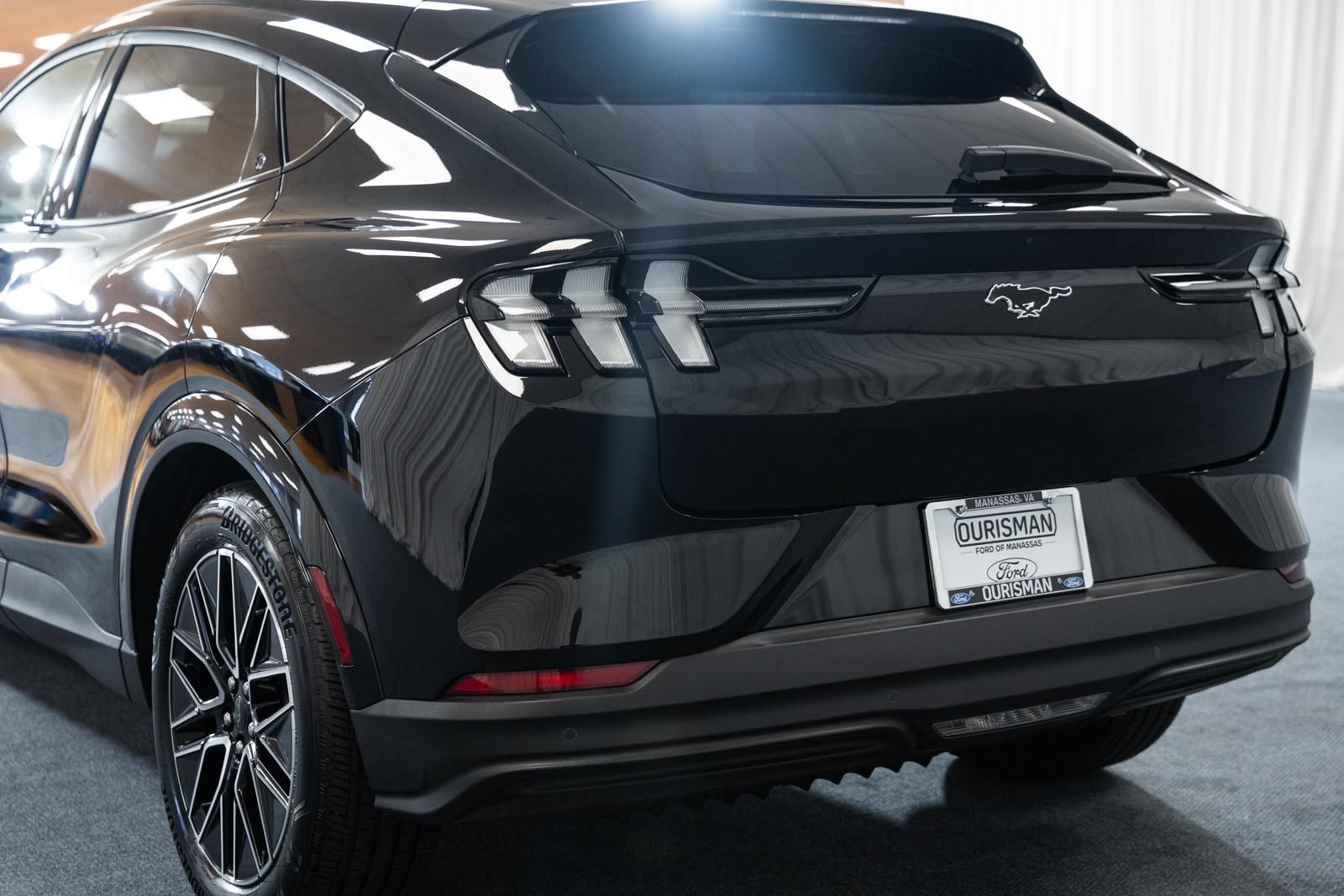Certified 2025 Ford Mustang Mach-E Premium AWD/4WD image 5