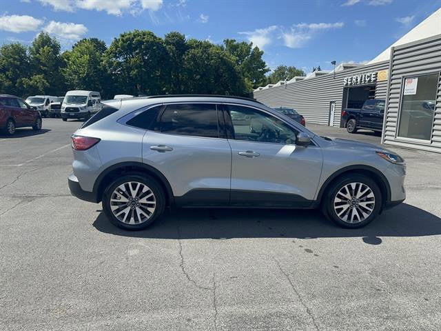 Certified 2022 Ford Escape Titanium w/ Class II Trailer Tow Package image 11