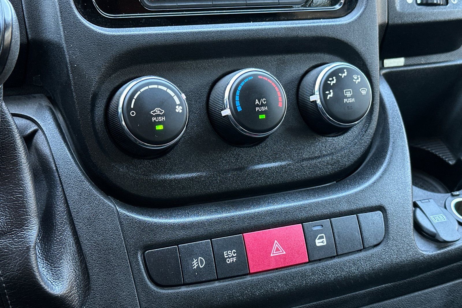 Used 2018 RAM ProMaster 3500 w/ Premium Appearance Group image 20