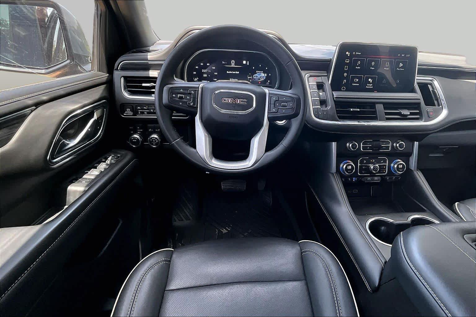 Used 2023 GMC Yukon XL SLT w/ SLT Luxury Package AWD/4WD image 8