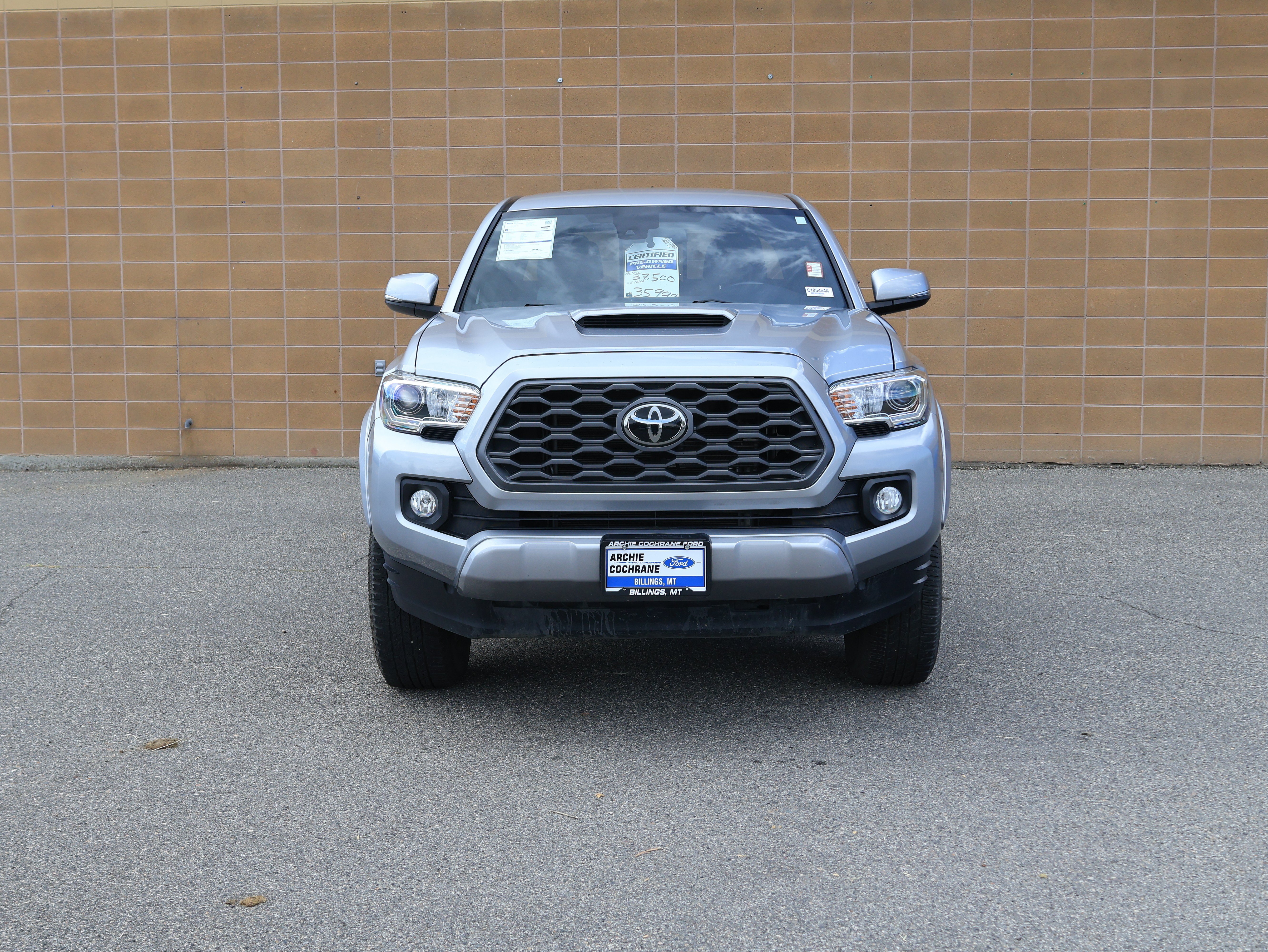 Used 2020 Toyota Tacoma TRD Sport w/ Technology Package AWD/4WD image 2