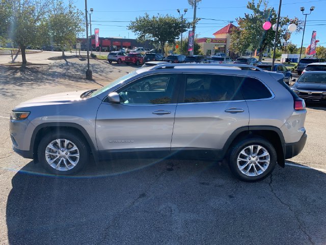 Used 2019 Jeep Cherokee Latitude w/ Trailer Tow Group FWD image 8