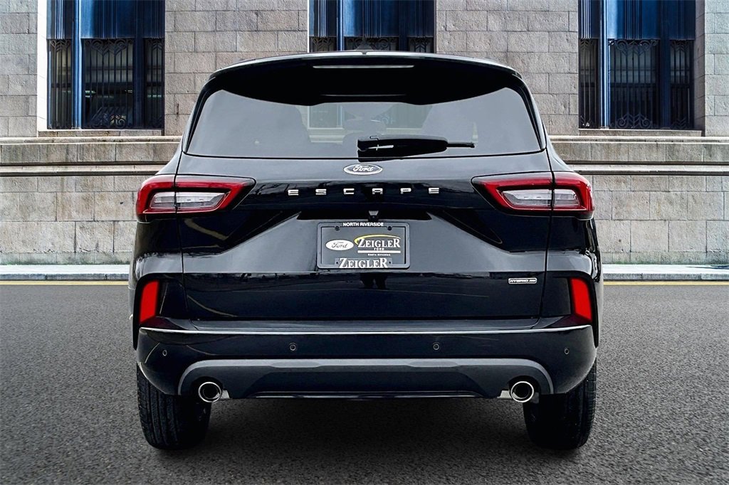 Certified 2023 Ford Escape ST-Line Select w/ Tech Pack #2 image 4
