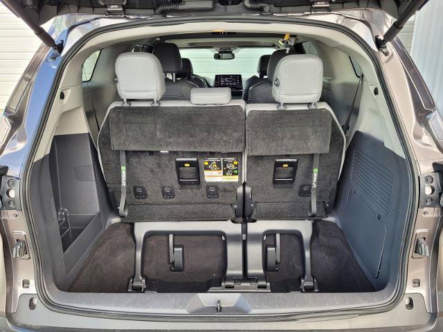 Used 2022 Toyota Sienna XLE AWD/4WD image 34