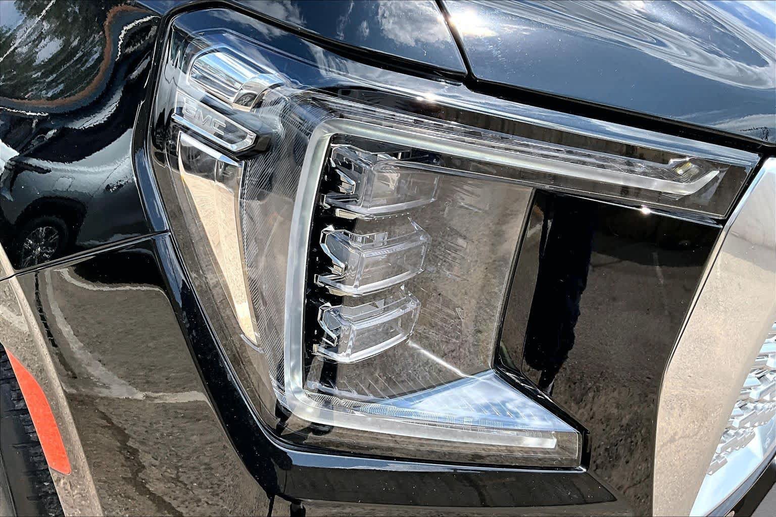 Used 2021 GMC Yukon Denali w/ LPO, Illumination Package RWD image 27