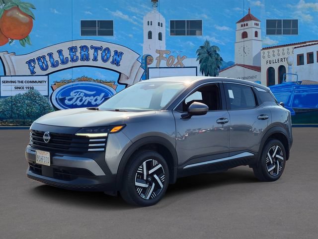 Used 2025 Nissan Kicks SV w/ Charging Package FWD image 2