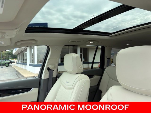 Used 2024 Cadillac XT6 Premium Luxury w/ Technology Package AWD/4WD image 3