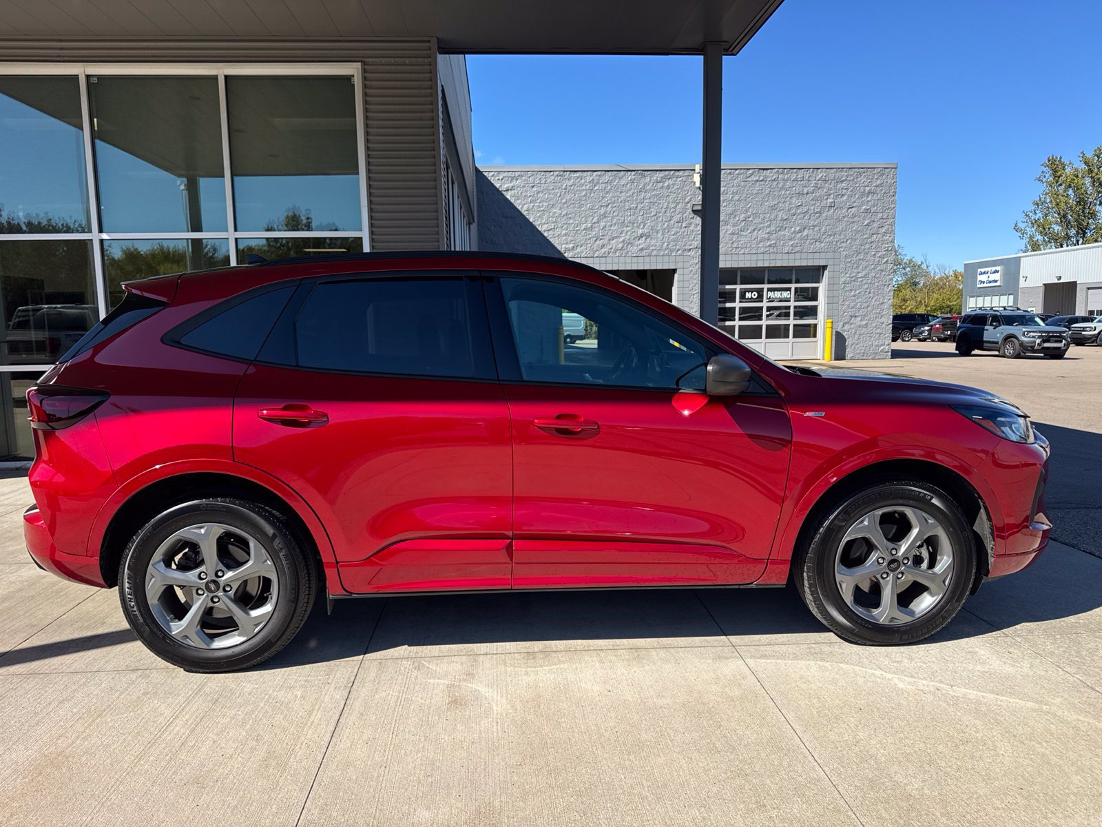 Certified 2024 Ford Escape ST-Line w/ Tech Pack #1 AWD/4WD image 9