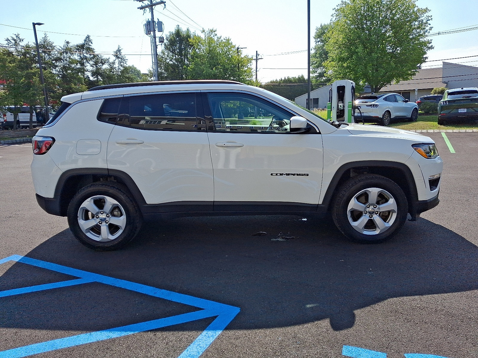 Used 2020 Jeep Compass Latitude w/ Popular Equipment Group image 6