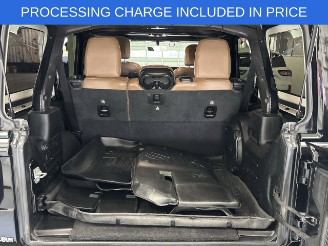 Used 2021 Jeep Wrangler Unlimited Rubicon w/ Dual Top Group AWD/4WD image 14