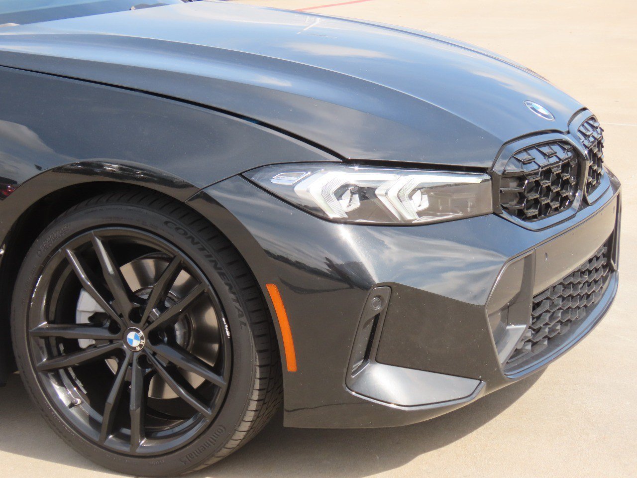 Used 2023 BMW 330i Sedan w/ M Sport Package RWD image 5