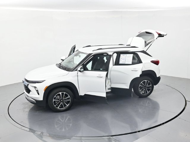 Used 2024 Chevrolet TrailBlazer LT FWD image 47