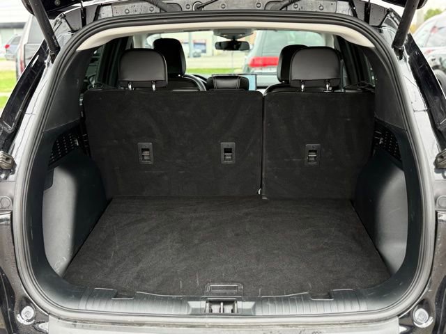 Certified 2025 Ford Escape Platinum AWD/4WD image 30