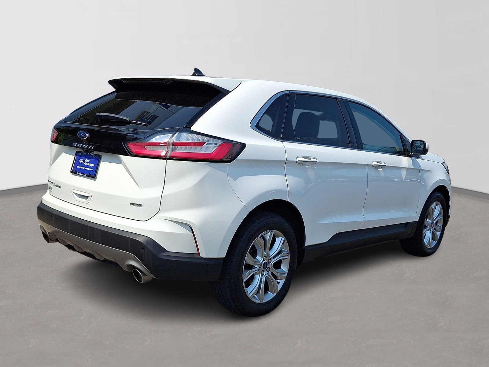Certified 2022 Ford Edge Titanium AWD/4WD image 6