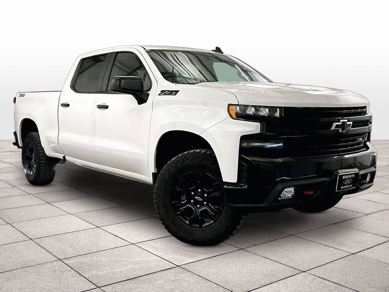 Used 2021 Chevrolet Silverado 1500 LT Trail Boss w/ Convenience Package II AWD/4WD image 2
