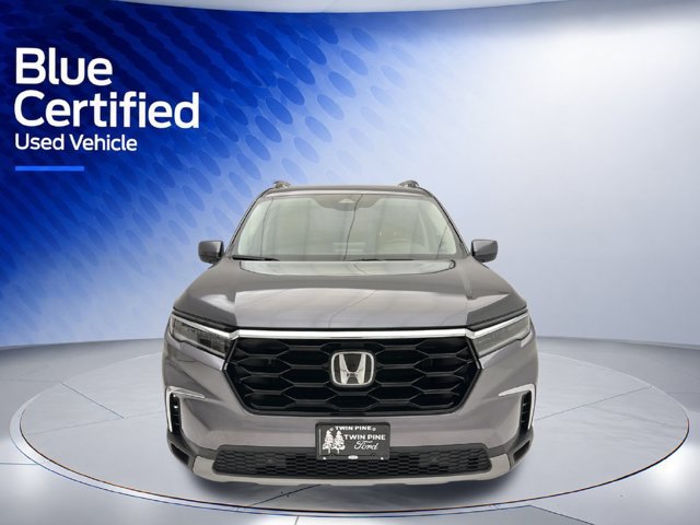 Used 2025 Honda Pilot Touring image 2