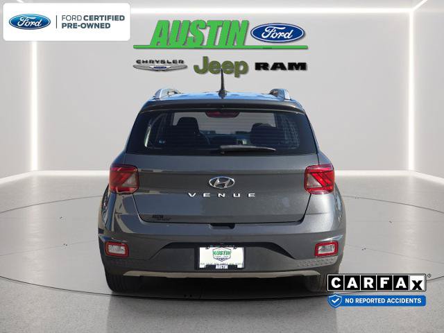 Used 2025 Hyundai Venue SEL FWD image 4
