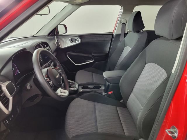 Used 2023 Kia Soul LX image 13