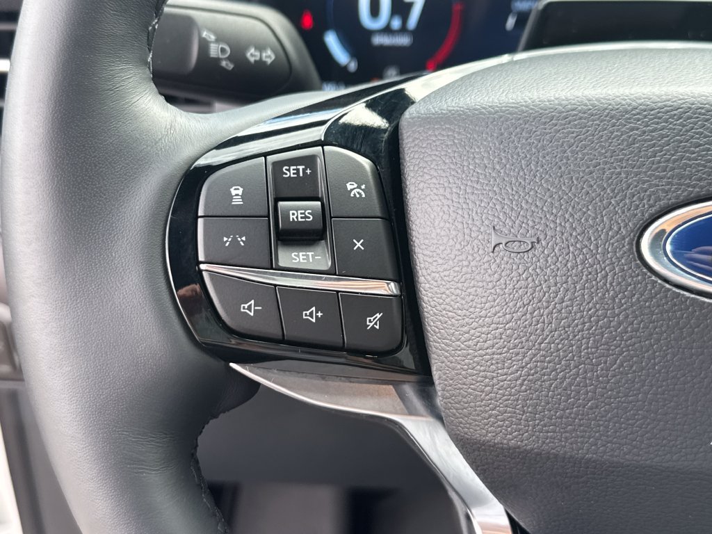 Certified 2026 Ford Explorer Platinum RWD image 16