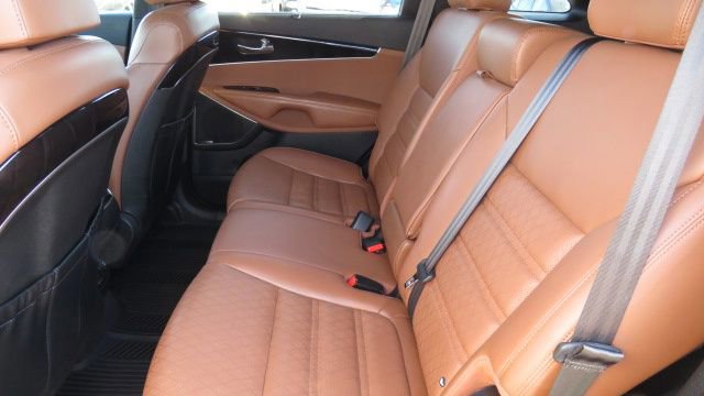 Used 2019 Kia Sorento SX image 11