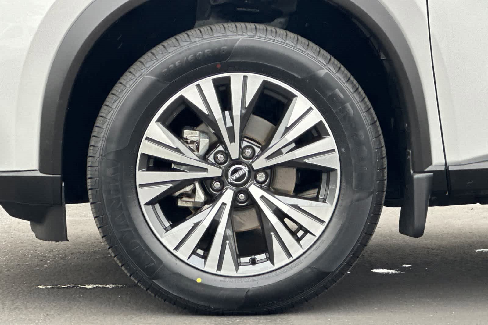 Used 2023 Nissan Rogue SV image 27