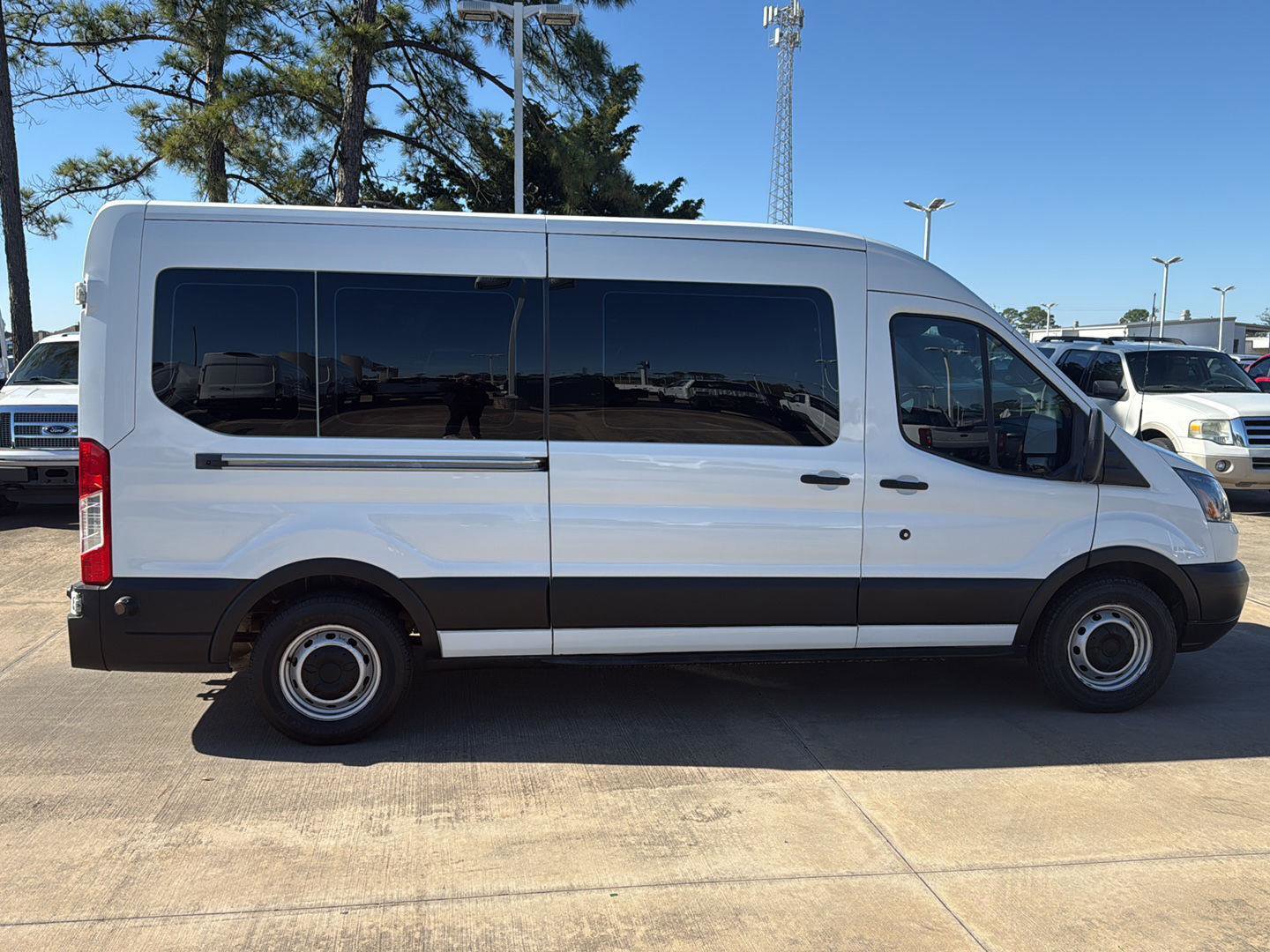 Certified 2019 Ford Transit 350 XL image 9
