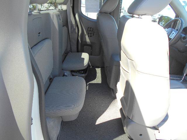 Used 2018 Nissan Frontier S RWD image 12