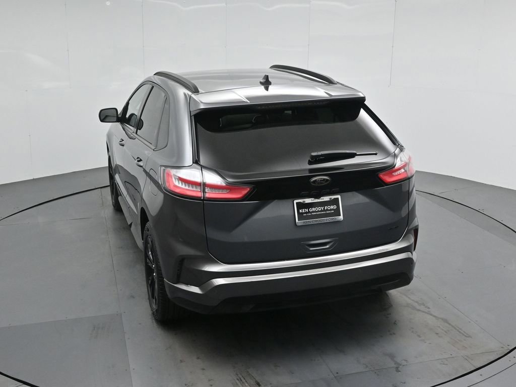 Certified 2022 Ford Edge SE w/ Black Appearance Package image 17