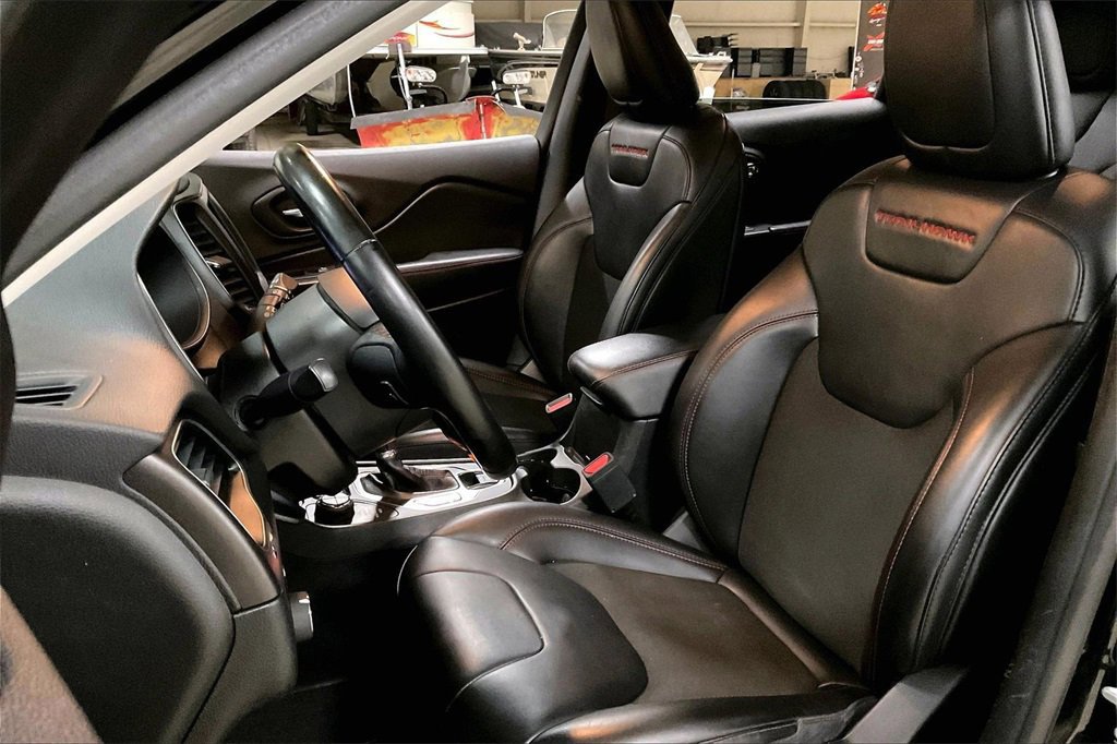 Used 2021 Jeep Cherokee Trailhawk w/ Trailer Tow Group image 23