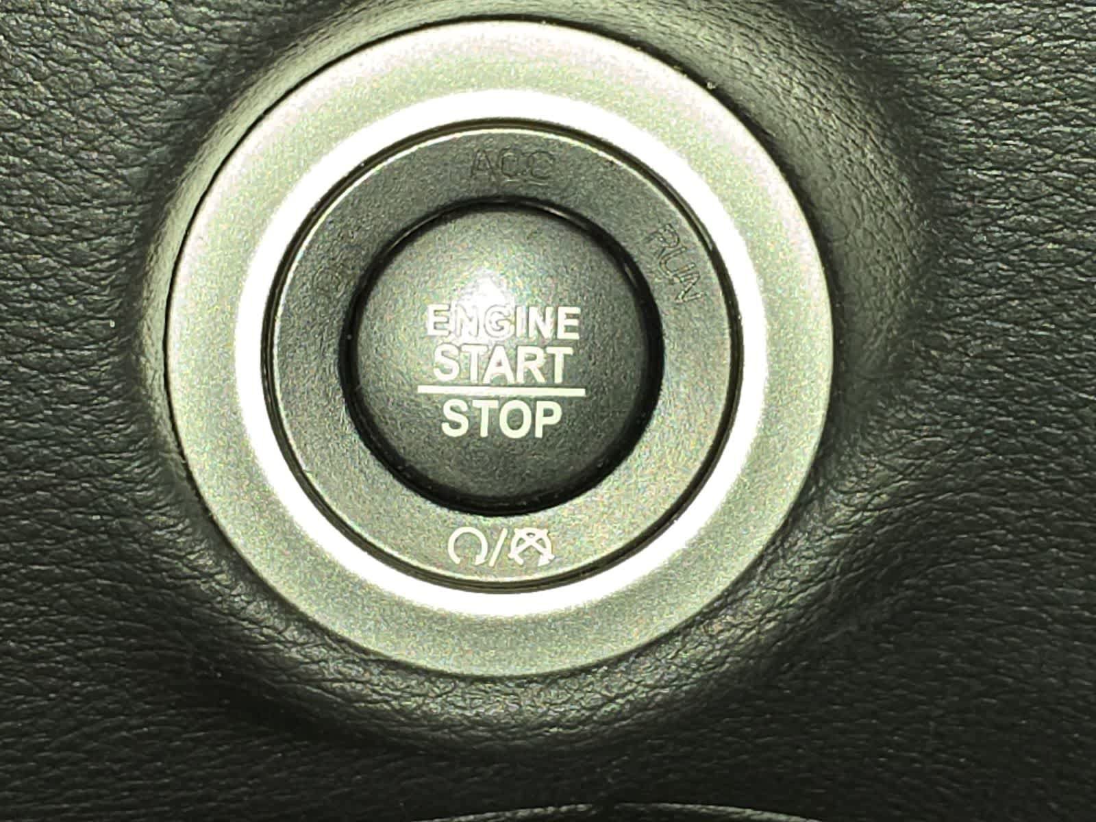 Used 2025 Chrysler Pacifica Limited FWD image 27