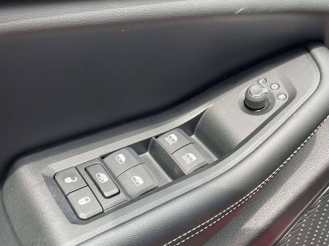 Used 2024 Jeep Grand Cherokee Altitude AWD/4WD image 10