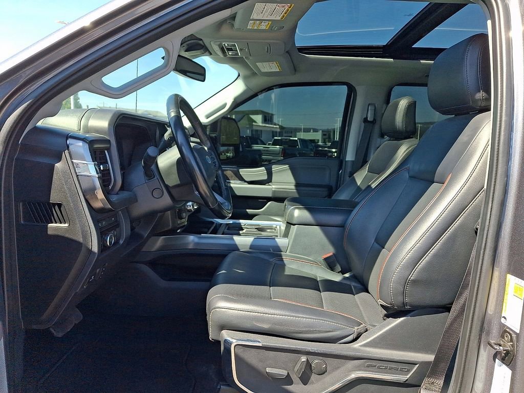 Certified 2023 Ford F250 Lariat w/ Black Appearance Package image 13