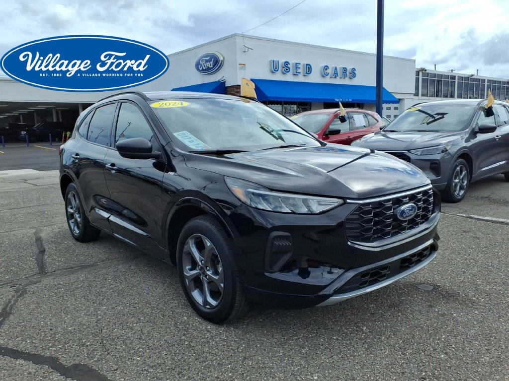 Certified 2024 Ford Escape ST-Line w/ Tech Pack #1 AWD/4WD image 4