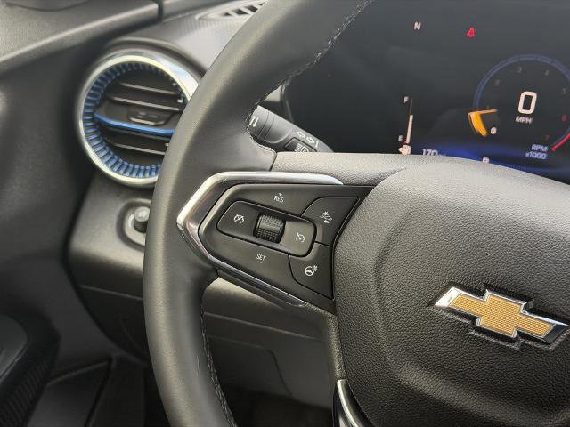 Used 2025 Chevrolet Trax LT w/ LT Convenience Package image 16